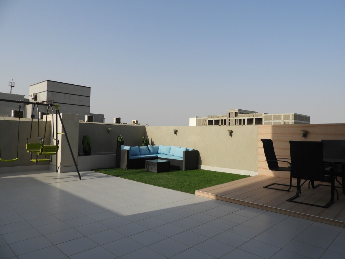 502 روف مودرن واسع مع غرفتين نوم مع سطح خاص/Rooftop Spacious 2 bedroom with Private Roof