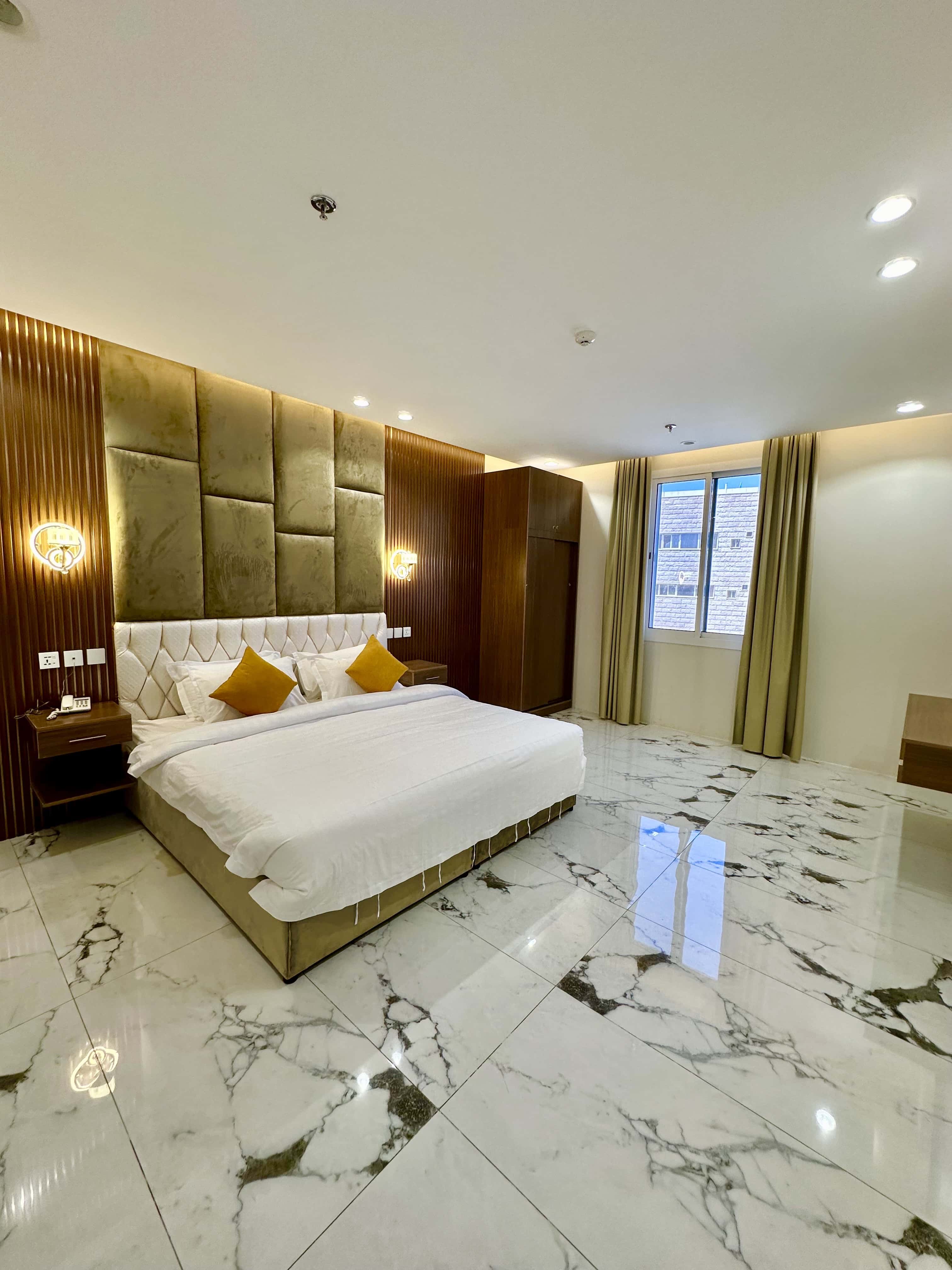 Double Room ( King Bed )