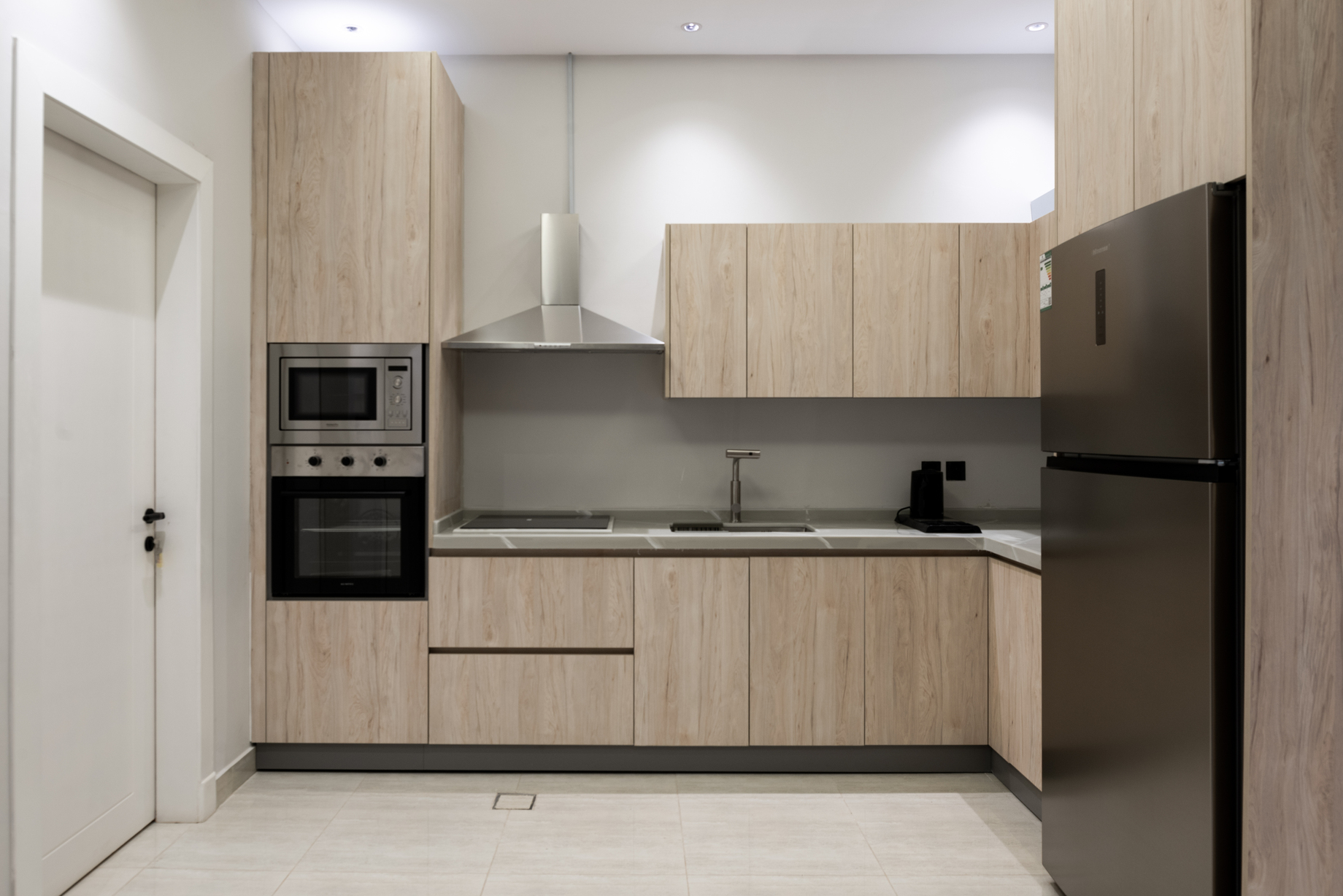 شقة 4غرف و4حمامات