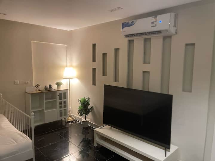 #100استديو مفروش مميز مريحة في [حي المروج] الرياض – Airbnb | مرتاح