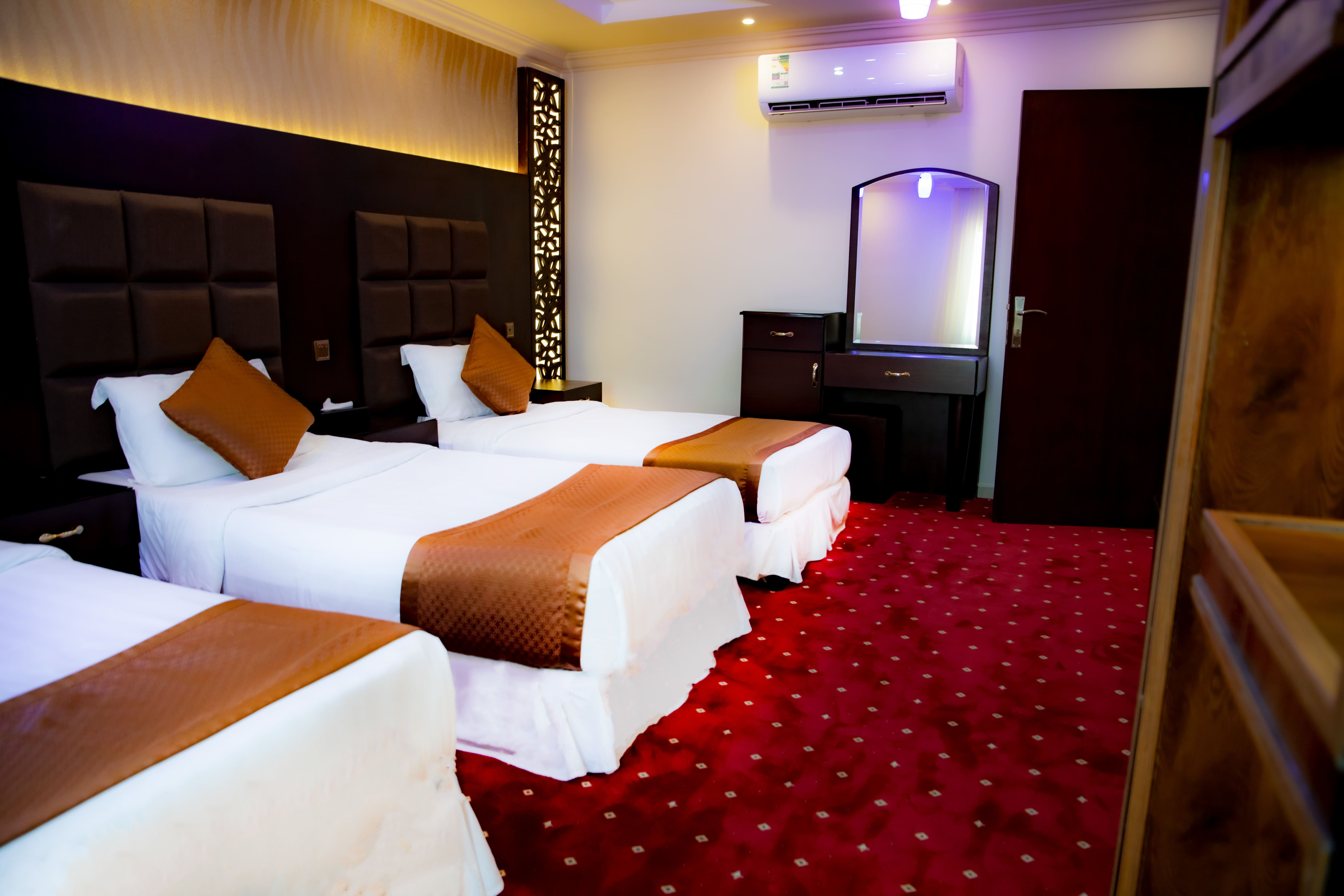 غرفة ثلاثية